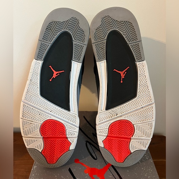 Air Jordan Retro 4 Grey/infrared